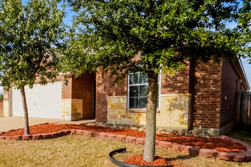 2,240/Mo, 1140 Maplewood Ln Crowley, TX 76036 Front View