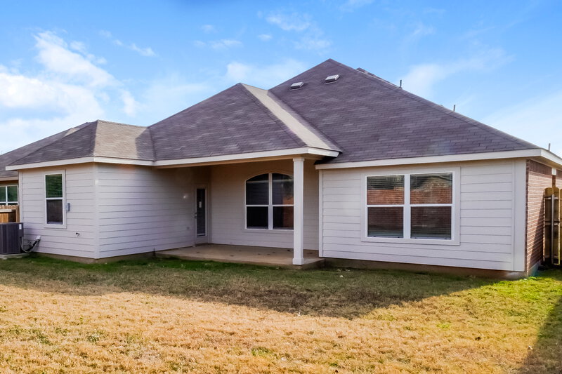 2,240/Mo, 1140 Maplewood Ln Crowley, TX 76036 Rear View