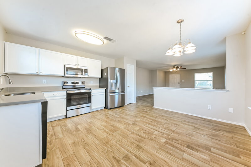 2,095/Mo, 126 Stanford Dr Forney, TX 75126 Kitchen View 3