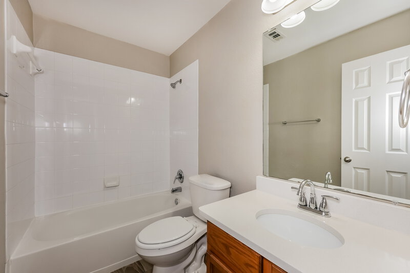 2,000/Mo, 126 Stanford Dr Forney, TX 75126 Bathroom View
