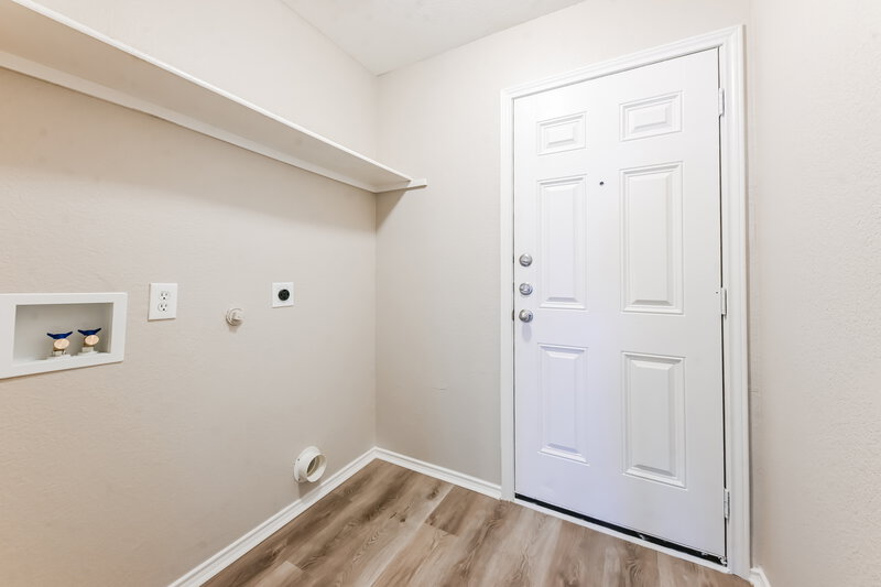 2,095/Mo, 126 Stanford Dr Forney, TX 75126 Laundry Room View