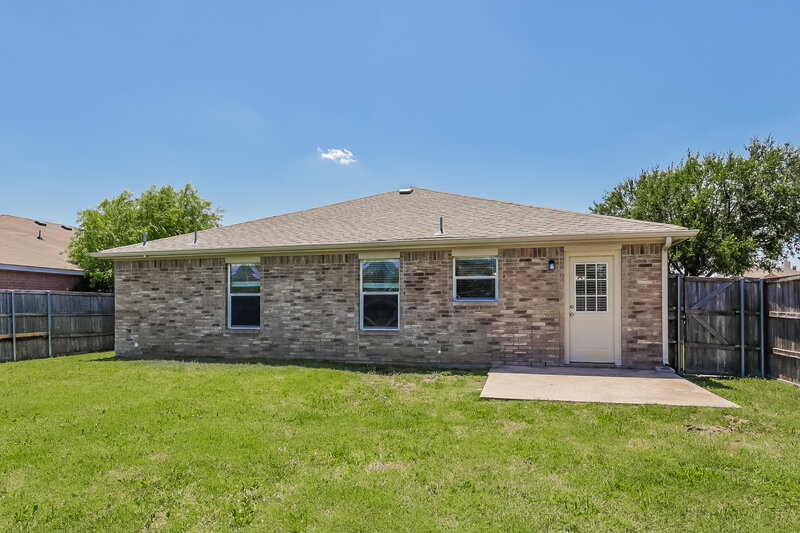 2,000/Mo, 126 Stanford Dr Forney, TX 75126 Rear View