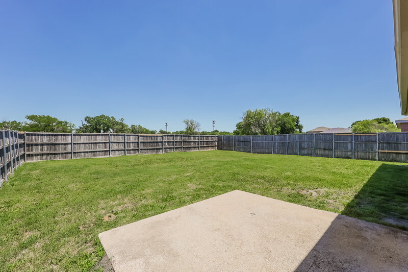2,000/Mo, 126 Stanford Dr Forney, TX 75126 Backyard View