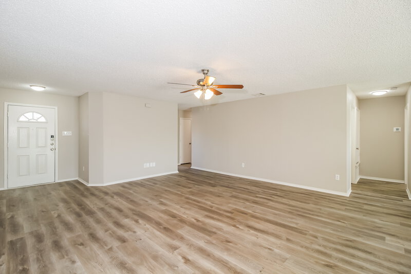 2,275/Mo, 10412 Woodruff Ct Fort Worth, TX 76244 Living Room View 2