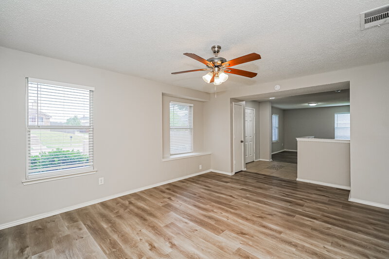 2,580/Mo, 2036 Silverado Dr Mesquite, TX 75181 Living Room View