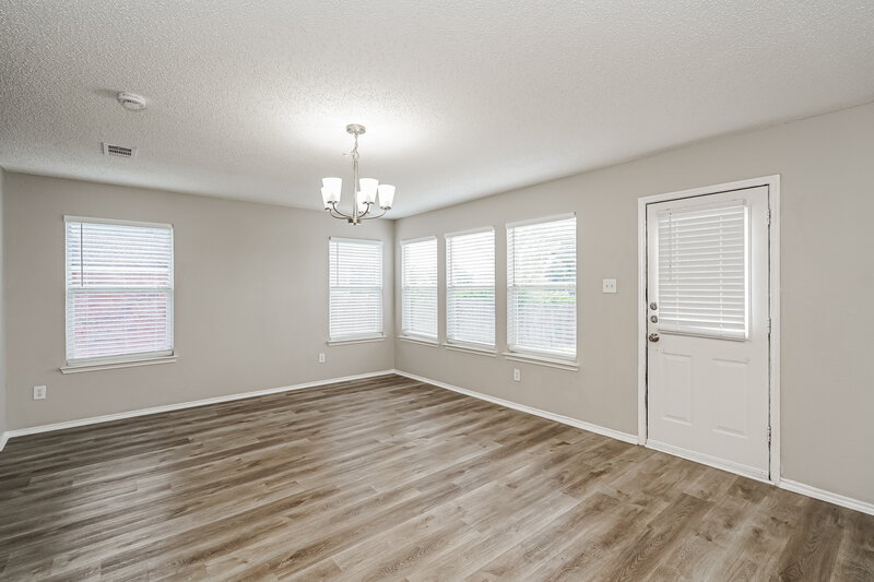 2,580/Mo, 2036 Silverado Dr Mesquite, TX 75181 Family Room View 2