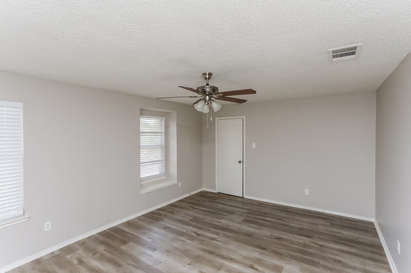 2,925/Mo, 2036 Silverado Dr Mesquite, TX 75181 Main Bedroom View