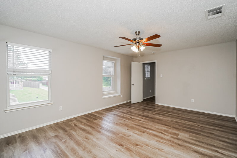 2,580/Mo, 2036 Silverado Dr Mesquite, TX 75181 Main Bedroom View