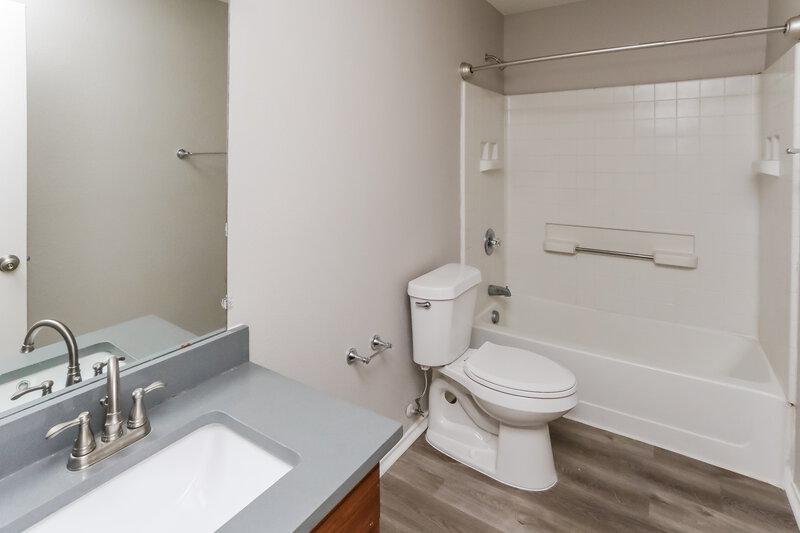 2,925/Mo, 2036 Silverado Dr Mesquite, TX 75181 Bathroom View