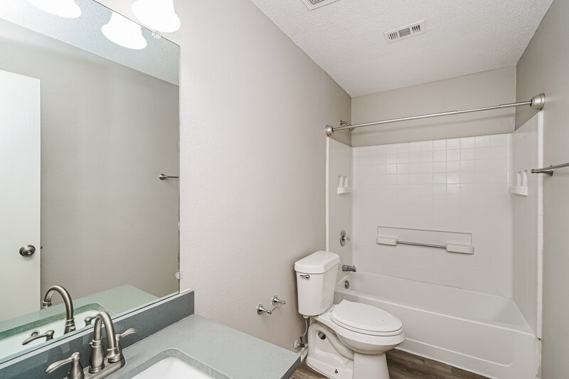 2,580/Mo, 2036 Silverado Dr Mesquite, TX 75181 Bathroom View