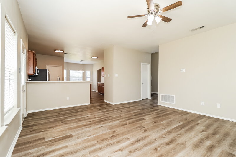 2,715/Mo, 1723 Country Crest Ln Mansfield, TX 76063 Family Room View 2