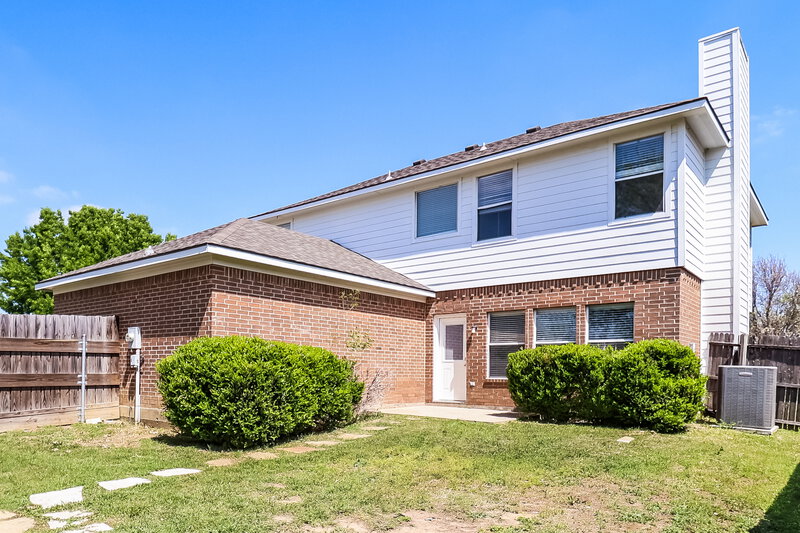 2,715/Mo, 1723 Country Crest Ln Mansfield, TX 76063 Rear View