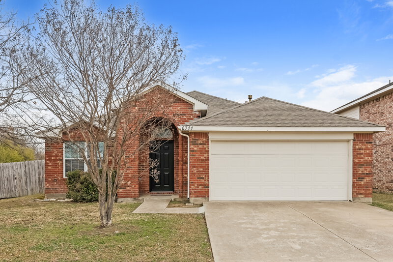 2,045/Mo, 6711 Waterlilly Dr Arlington, TX 76002 External View