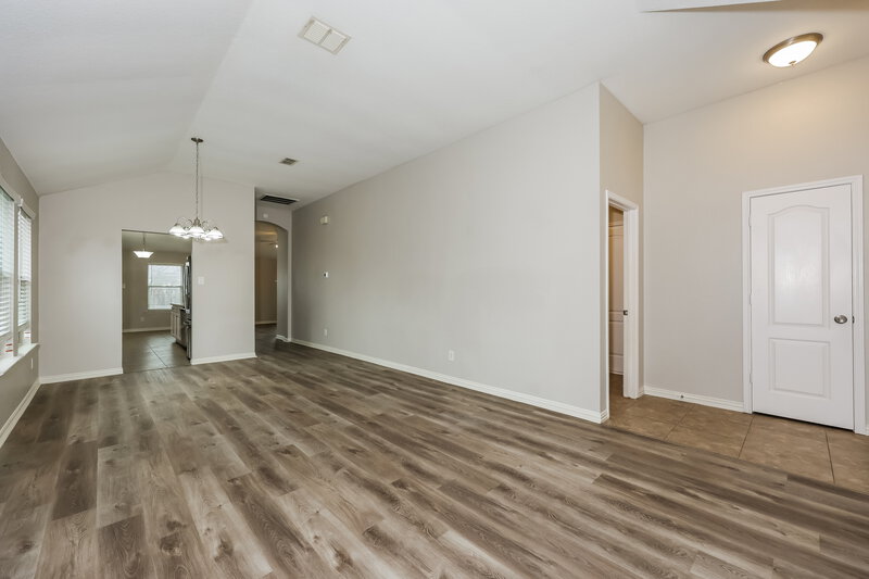 2,045/Mo, 6711 Waterlilly Dr Arlington, TX 76002 Living Room View