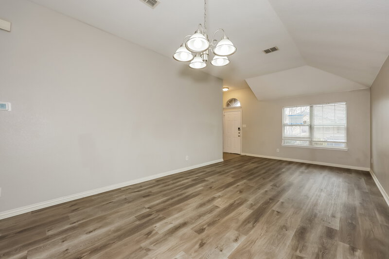 2,045/Mo, 6711 Waterlilly Dr Arlington, TX 76002 Dining Room View