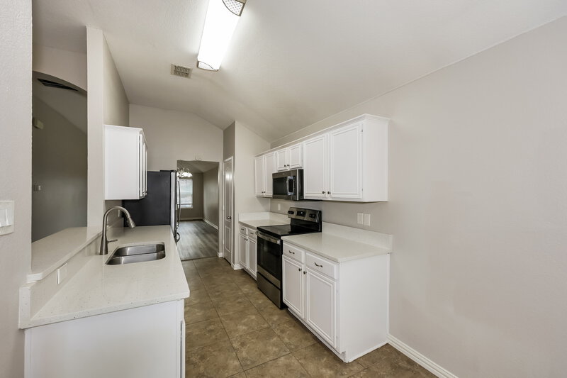 2,045/Mo, 6711 Waterlilly Dr Arlington, TX 76002 Kitchen View