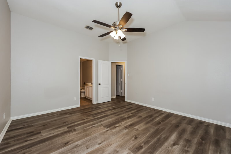 2,045/Mo, 6711 Waterlilly Dr Arlington, TX 76002 Main Bedroom View