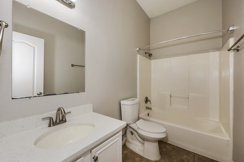 2,045/Mo, 6711 Waterlilly Dr Arlington, TX 76002 Bathroom View