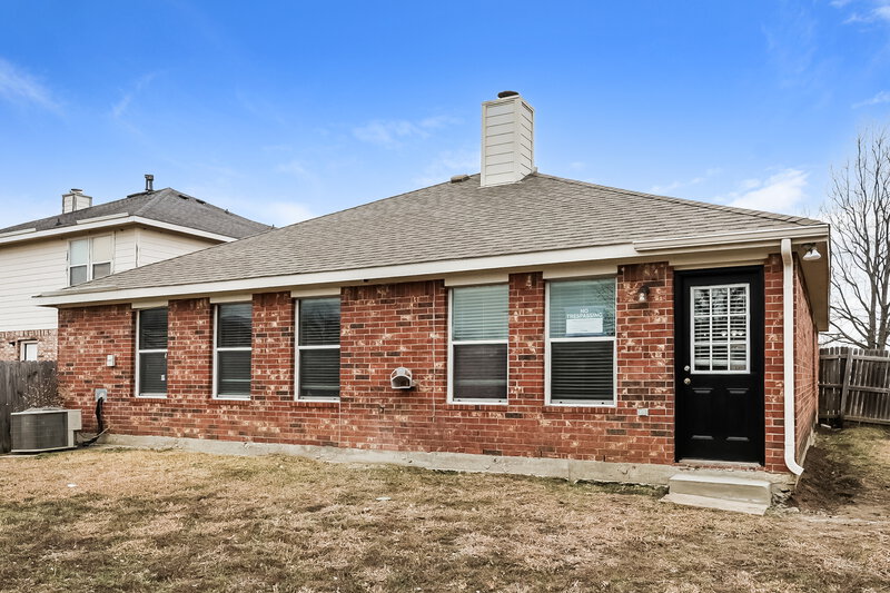 2,045/Mo, 6711 Waterlilly Dr Arlington, TX 76002 Rear View