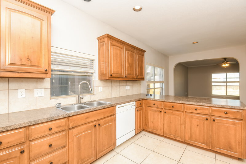 2,510/Mo, 5409 Austin Ridge Dr Fort Worth, TX 76179 Kitchen View 2