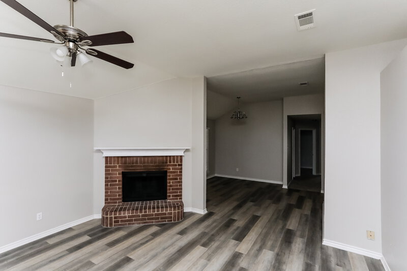 2,070/Mo, 1226 Misty Meadow Dr Midlothian, TX 76065 Living Room View 2