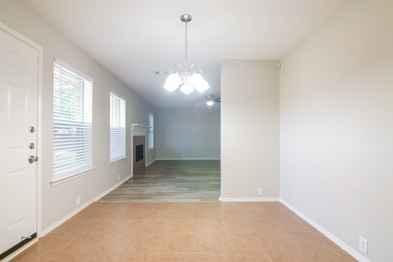 2,815/Mo, 1006 Zachary Dr Arlington, TX 76002 Dining Room View