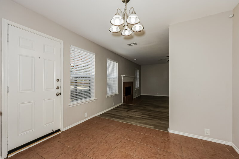 0/Mo, 1006 Zachary Dr Arlington, TX 76002 Breakfast Nook View