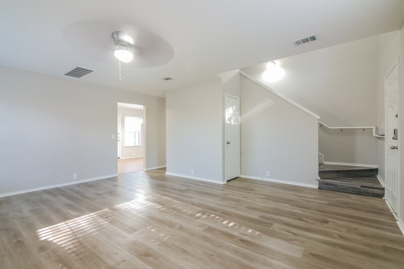 2,815/Mo, 1006 Zachary Dr Arlington, TX 76002 Family Room View