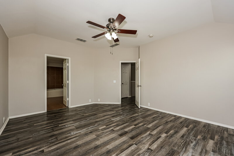0/Mo, 1006 Zachary Dr Arlington, TX 76002 Main Bedroom View