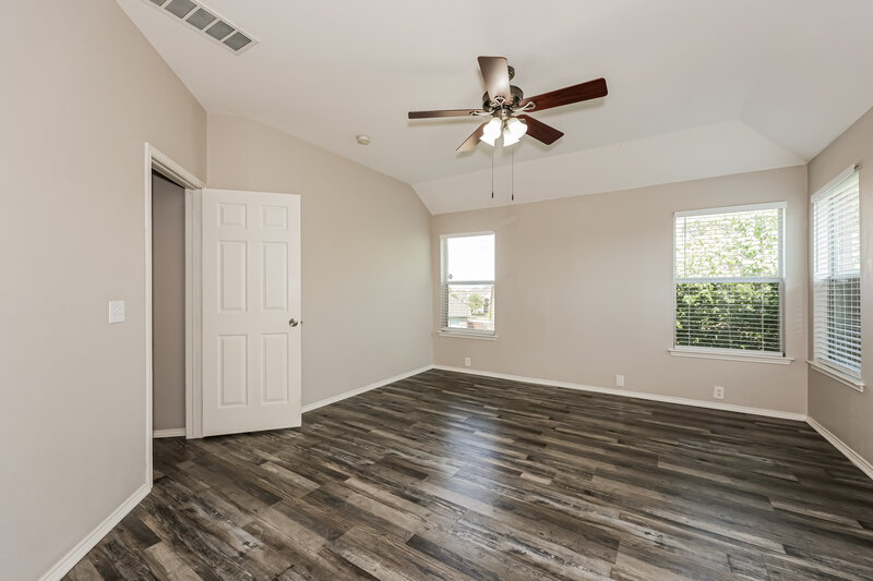 0/Mo, 1006 Zachary Dr Arlington, TX 76002 Main Bedroom View 2