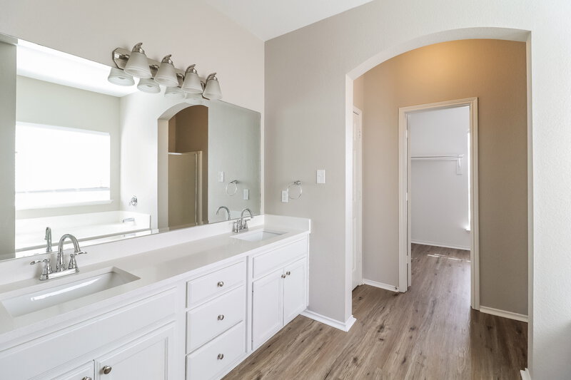 2,710/Mo, 2040 Graham Ranch Rd Fort Worth, TX 76134 Main Bathroom View