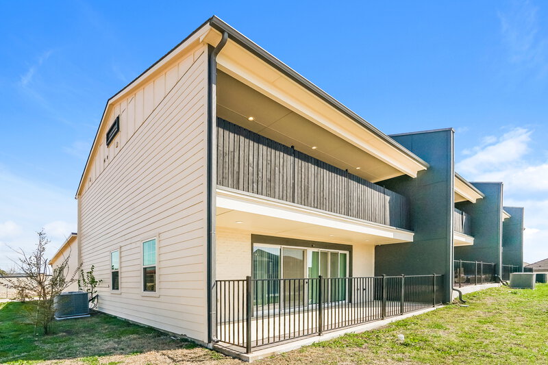 2,450/Mo, 8551 Mulligan Pass Fort Worth, TX 76179 Rear View