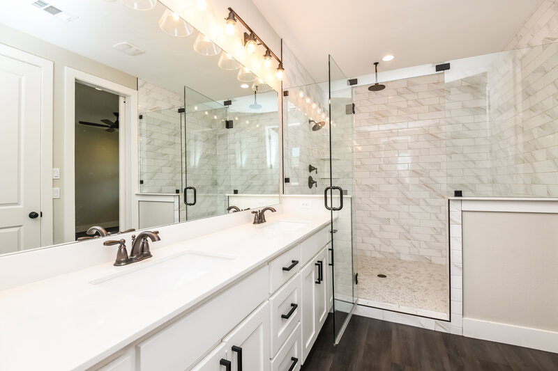 2,605/Mo, 7113 Ninth Hole Drive Fort Worth, TX 76179 Main Bathroom View