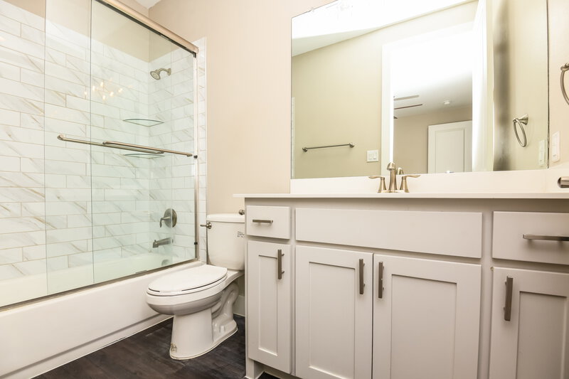 2,485/Mo, 7129 Ninth Hole Drive Fort Worth, TX 76179 Main Bathroom View