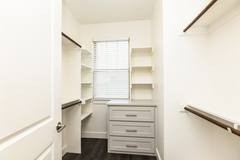 2,485/Mo, 7129 Ninth Hole Drive Fort Worth, TX 76179 Walk In Closet View