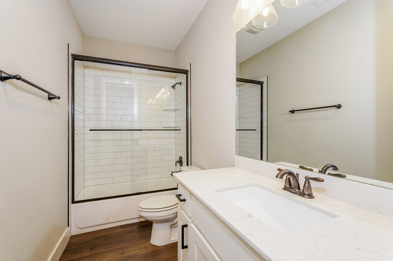2,050/Mo, 7145 Ninth Hole Drive Fort Worth, TX 76179 Bathroom View