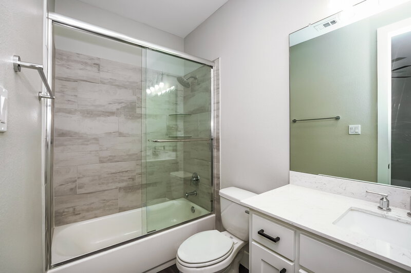 2,365/Mo, 7153 Ninth Hole Drive Fort Worth, TX 76179 Bathroom View 2