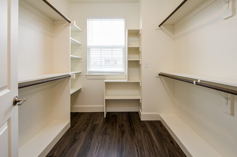 2,340/Mo, 7157 Ninth Hole Drive Fort Worth, TX 76179 Walk In Closet View