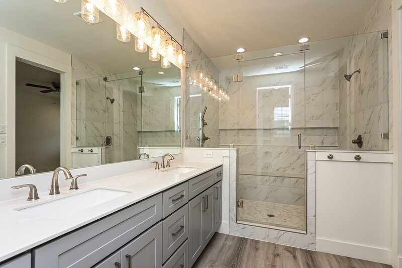 2,390/Mo, 7161 Ninth Hole Drive Fort Worth, TX 76179 Main Bathroom View 2