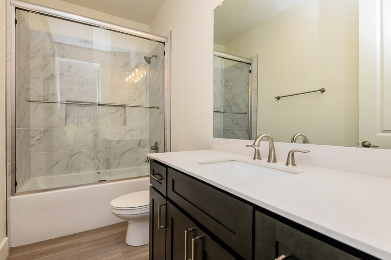 2,350/Mo, 7169 Ninth Hole Drive Fort Worth, TX 76179 Main Bathroom View