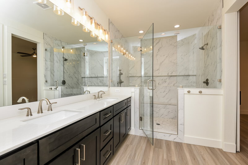 2,350/Mo, 7169 Ninth Hole Drive Fort Worth, TX 76179 Bathroom View 2