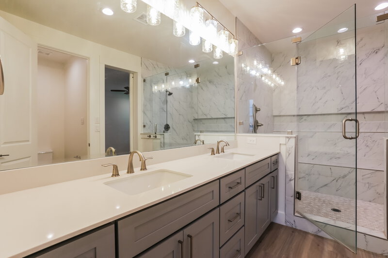 2,190/Mo, 7173 Ninth Hole Drive Fort Worth, TX 76179 Main Bathroom View