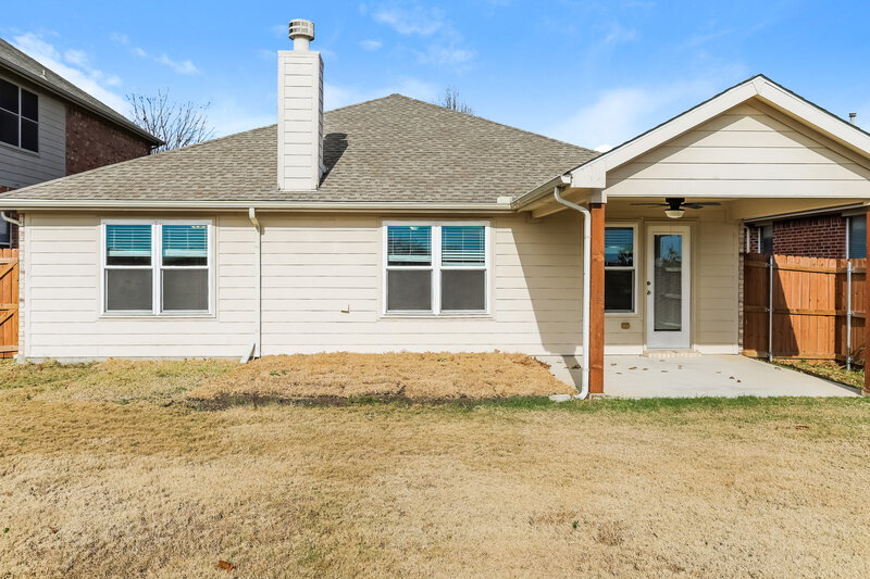 2,185/Mo, 10637 Ambling Trl Fort Worth, TX 76108 Rear View