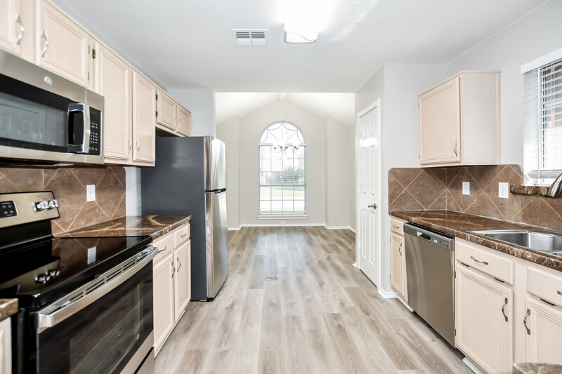 2,610/Mo, 2006 Firewater Pl Lewisville, TX 75067 Kitchen View 2