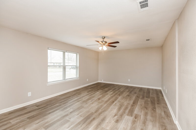 2,085/Mo, 413 Berkshire Dr Burleson, TX 76028 Living Room View