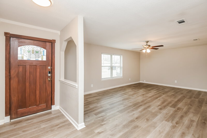 2,085/Mo, 413 Berkshire Dr Burleson, TX 76028 Living Room View 3