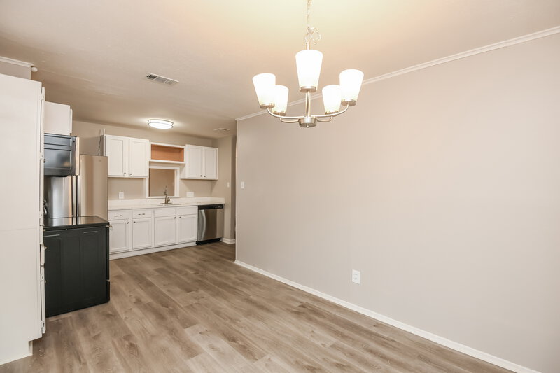 2,085/Mo, 413 Berkshire Dr Burleson, TX 76028 Dining Room View