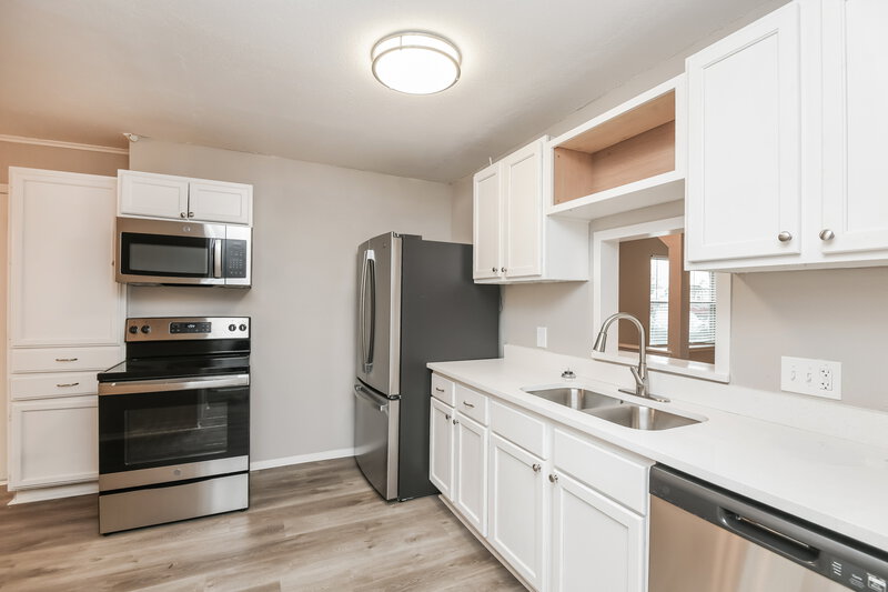 2,085/Mo, 413 Berkshire Dr Burleson, TX 76028 Kitchen View 3