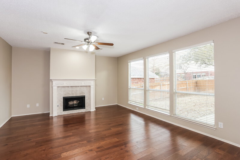 2,705/Mo, 6733 Day Dr Fort Worth, TX 76132 Living Room View
