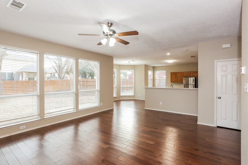 2,705/Mo, 6733 Day Dr Fort Worth, TX 76132 Living Room View 2